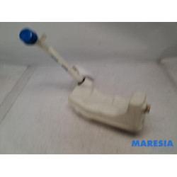 Renault - Clio - Front windscreen washer reservoir