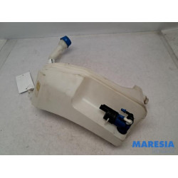 Renault - Clio - Front windscreen washer reservoir