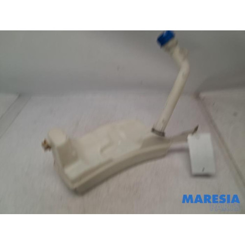 Renault - Clio - Front windscreen washer reservoir