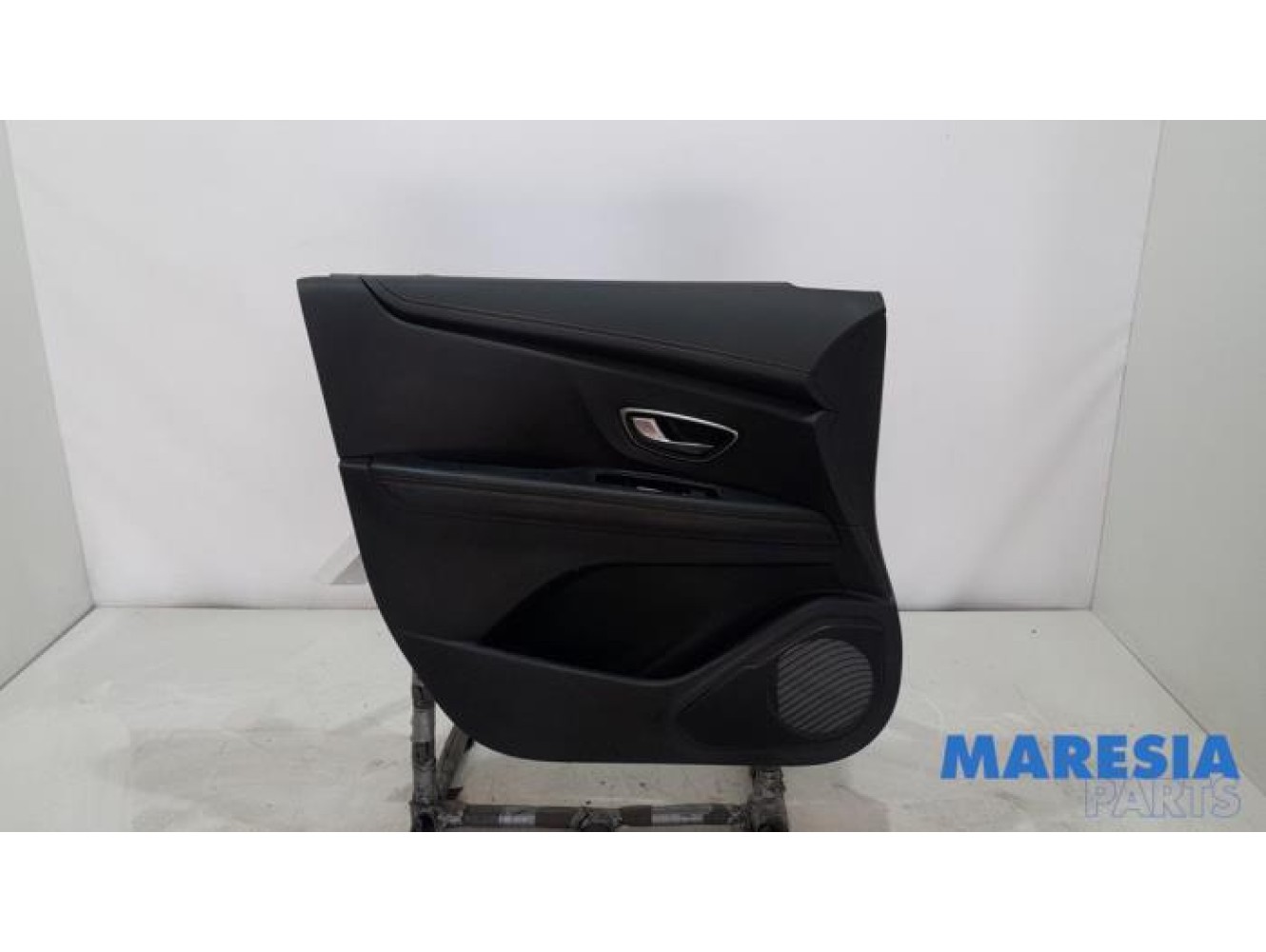 Renault - Scenic - Door trim 4-door, front left