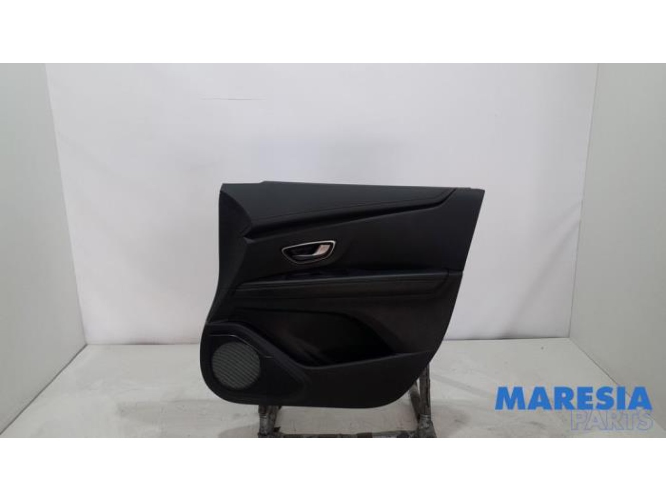 Renault - Scenic - Front door trim 4-door, right