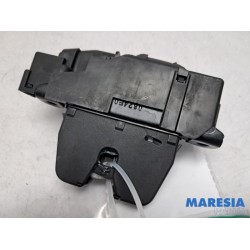 Peugeot - 208 - Tailgate lock mechanism