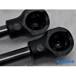 Peugeot - 208 - Set of tailgate gas struts