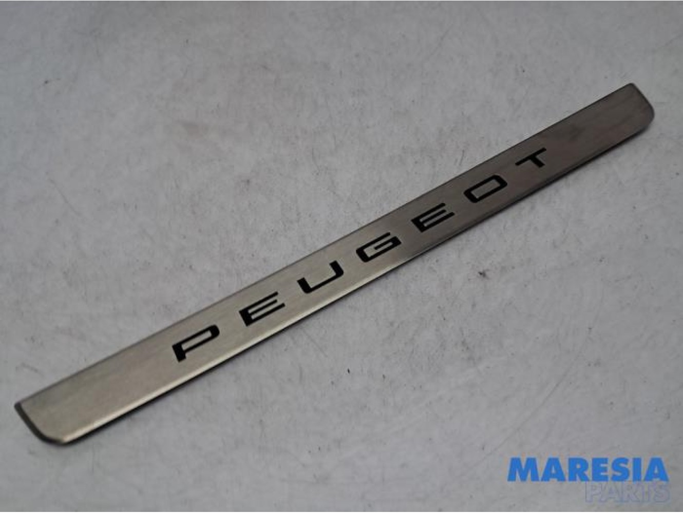 Peugeot - 208 - Afdeklijst dorpel links