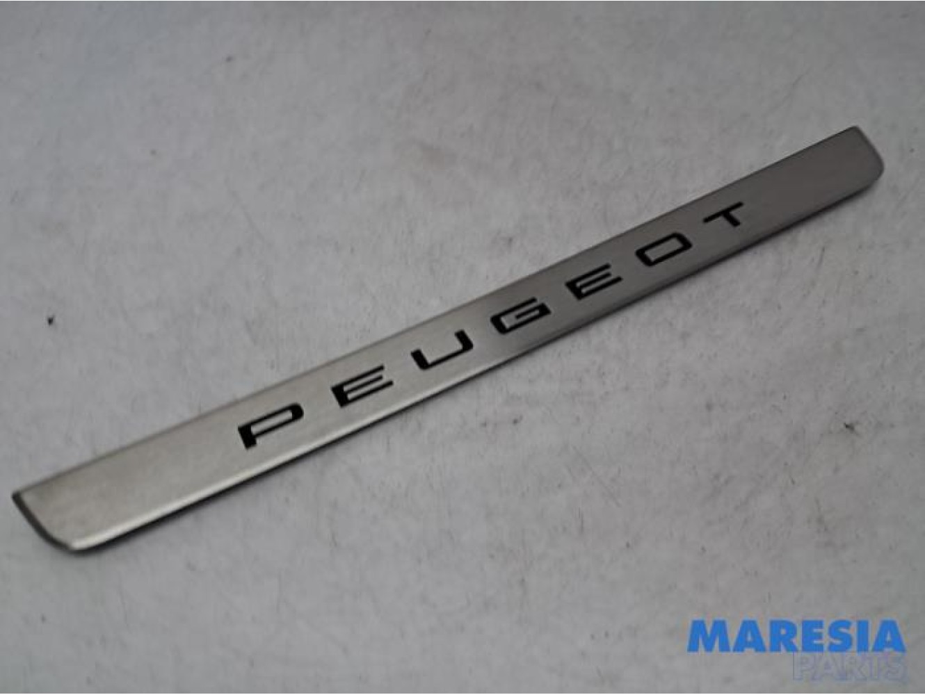 Peugeot - 208 - Marche-pied (list de couverture) droite