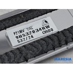 Peugeot - 208 - Marche-pied (list de couverture) droite