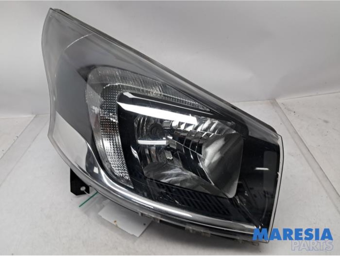 Opel - Vivaro - Headlight, right