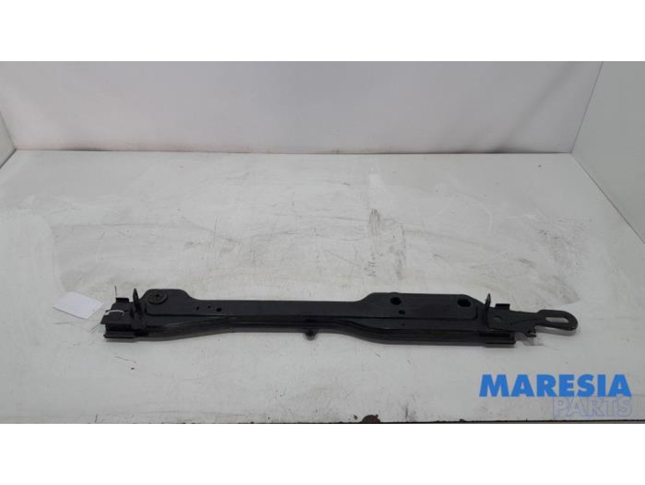 Renault - Scenic - Barre radiateur