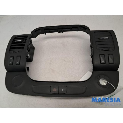 Opel - Vivaro - Dashboard vent