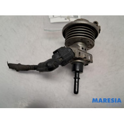 Opel - Vivaro - Adblue Injector