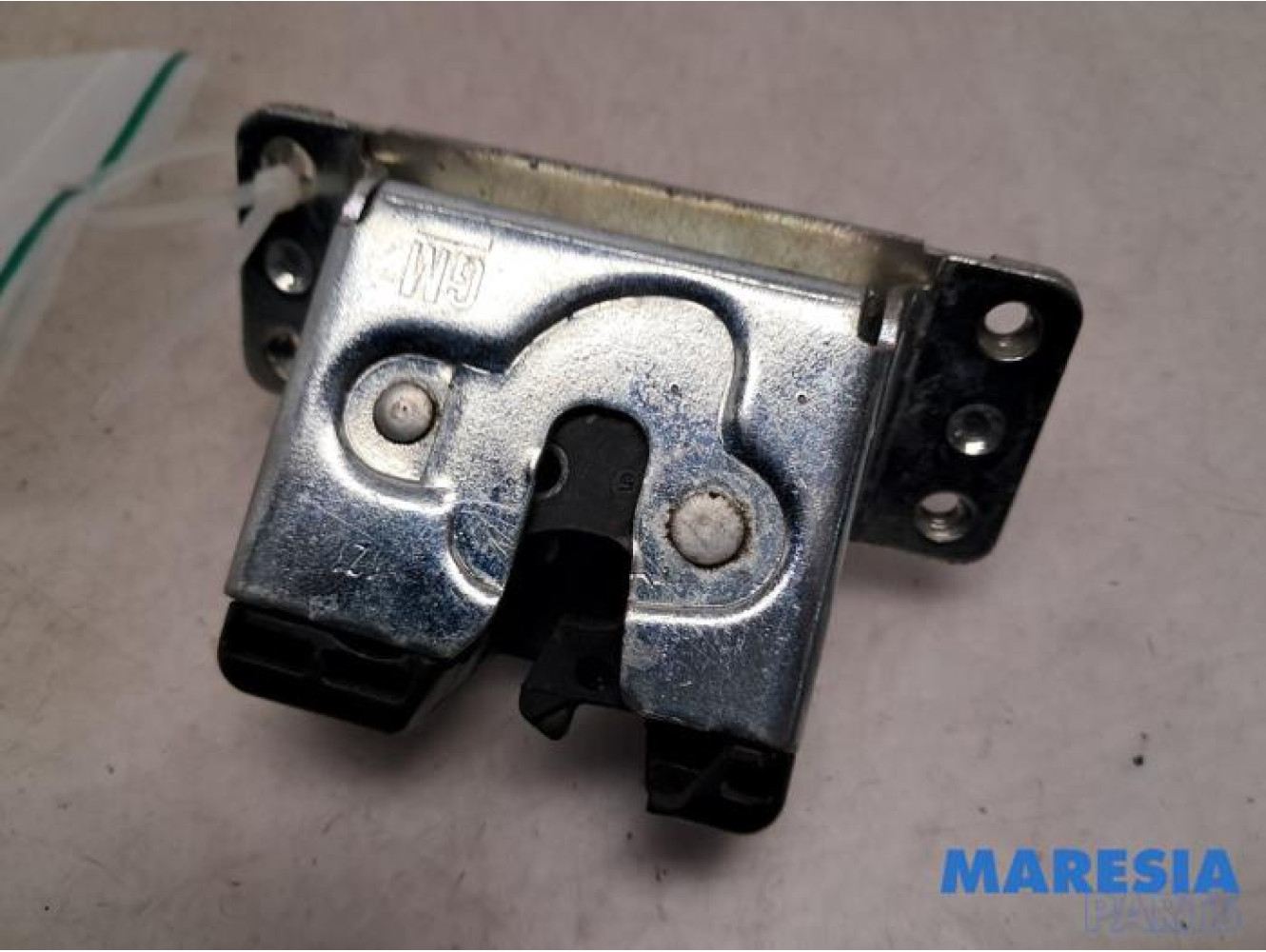 Opel - Vivaro - Tailgate lock mechanism