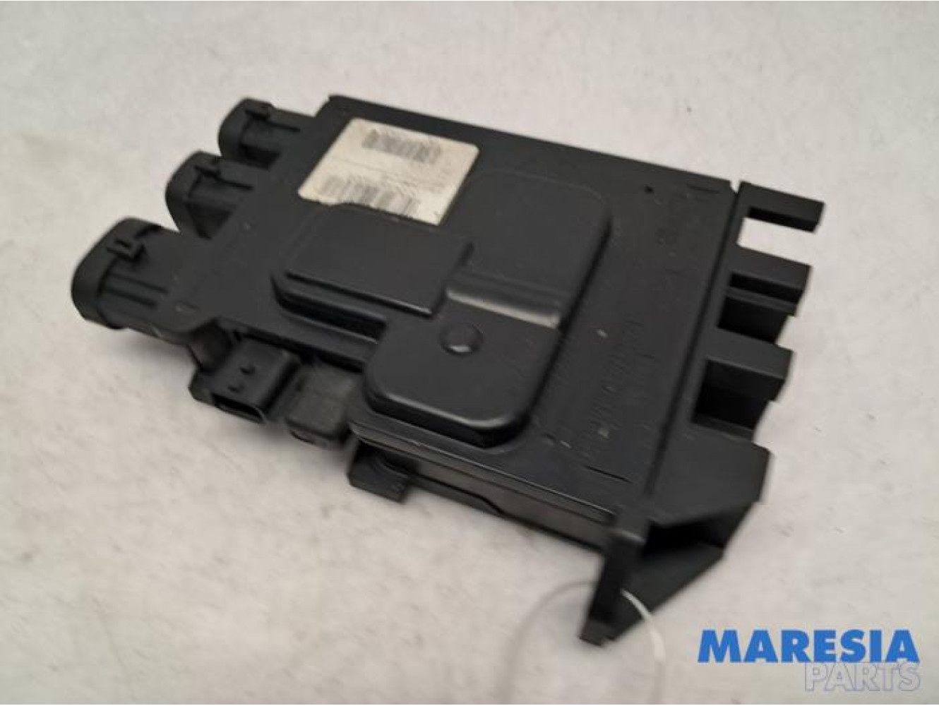 Opel - Vivaro - Voltage regulator