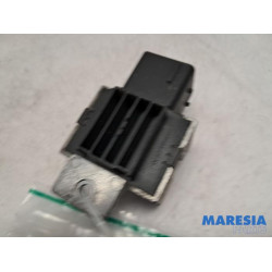 Peugeot - Partner - Glow plug relay