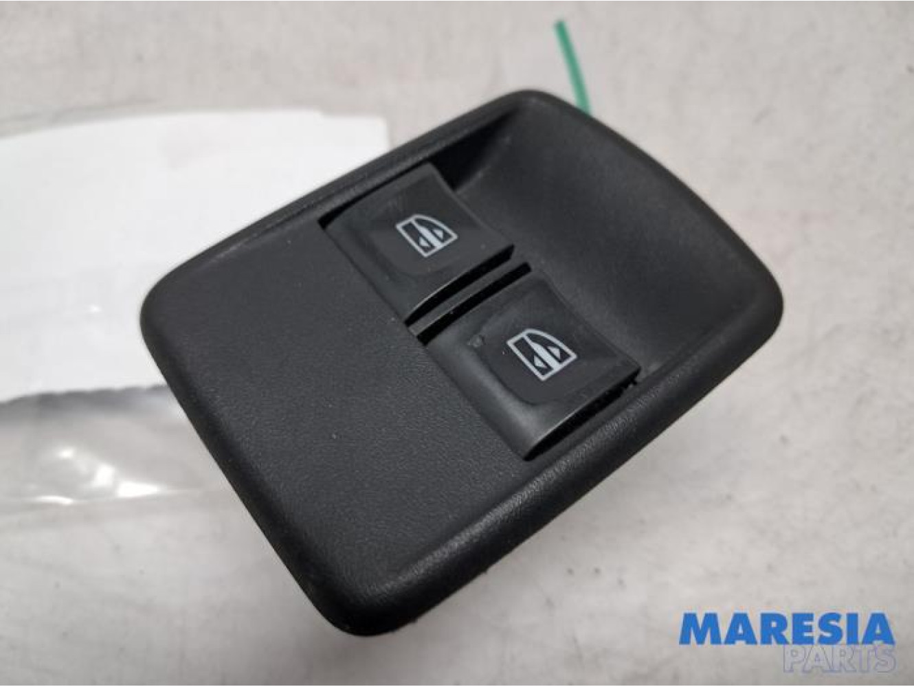 Opel - Vivaro - Electric window switch
