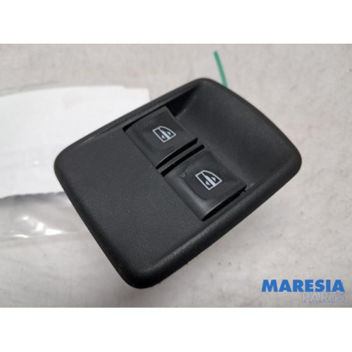 Opel - Vivaro - Electric window switch