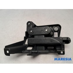 Peugeot - 208 - Rear bumper bracket central