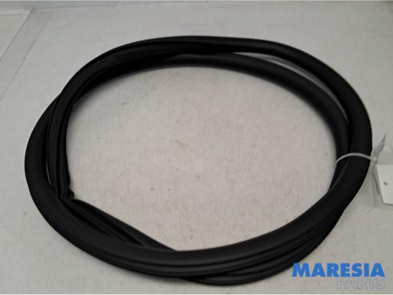 Peugeot - 208 - Portierrubber 4Deurs links-achter