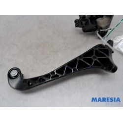 Peugeot - Partner - Sliding door roller, right
