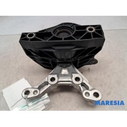 Peugeot - 208 - Engine mount