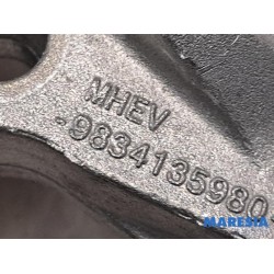 Peugeot - 208 - Engine mount