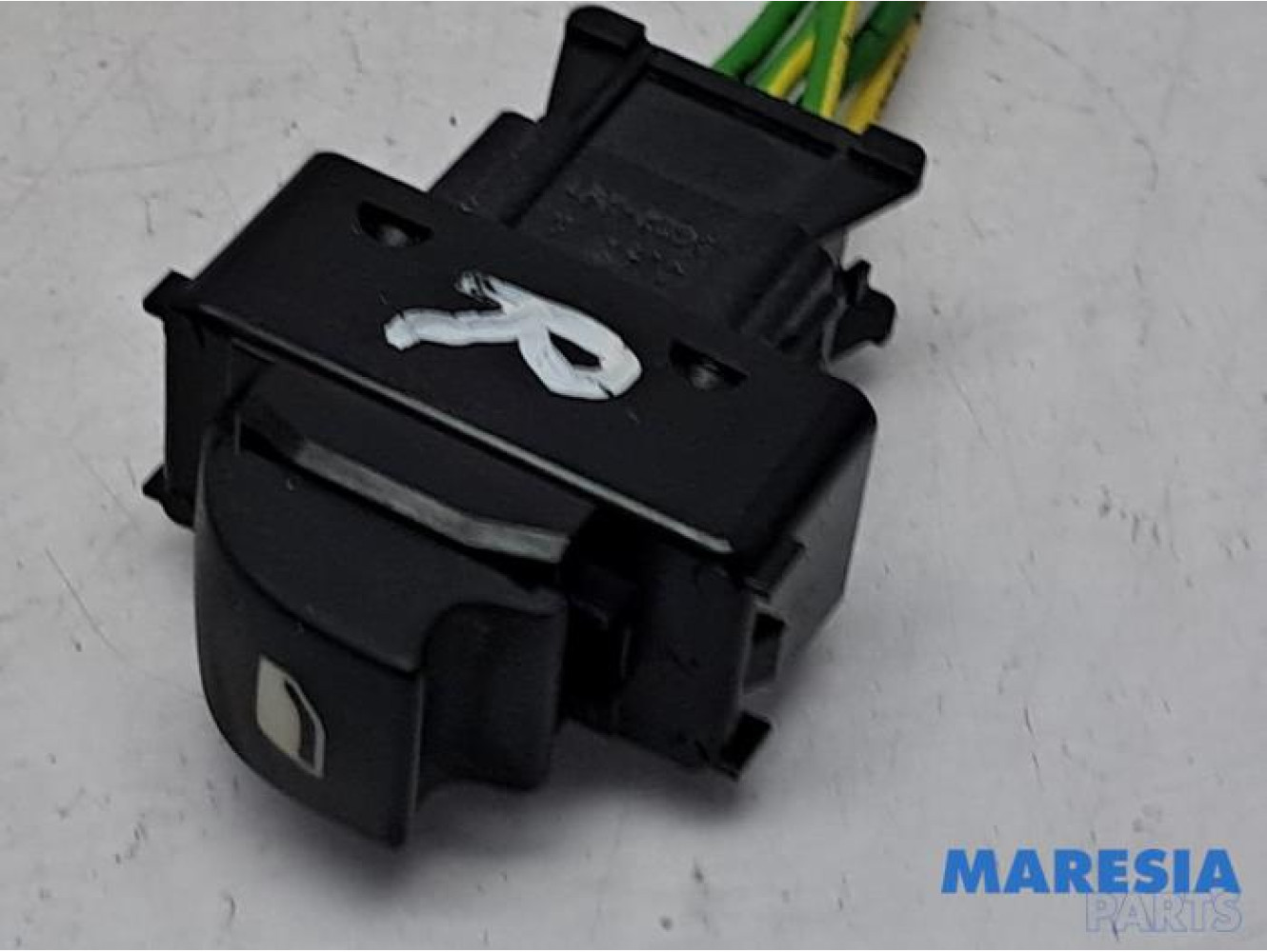 Peugeot - Partner - Electric window switch