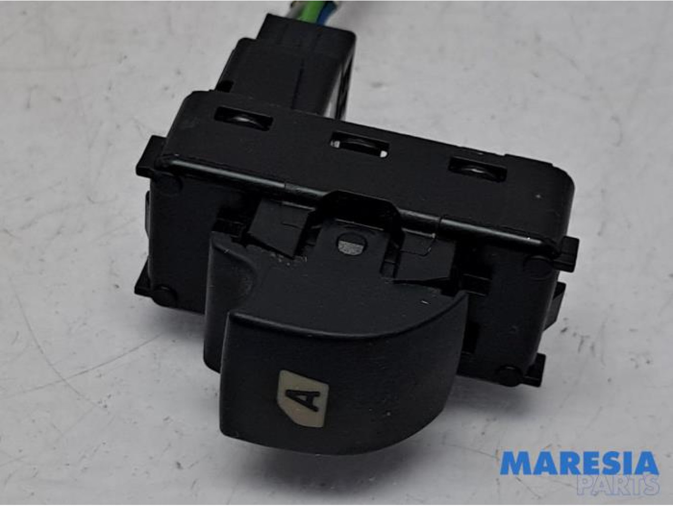 Peugeot - Partner - Multi-functional window switch