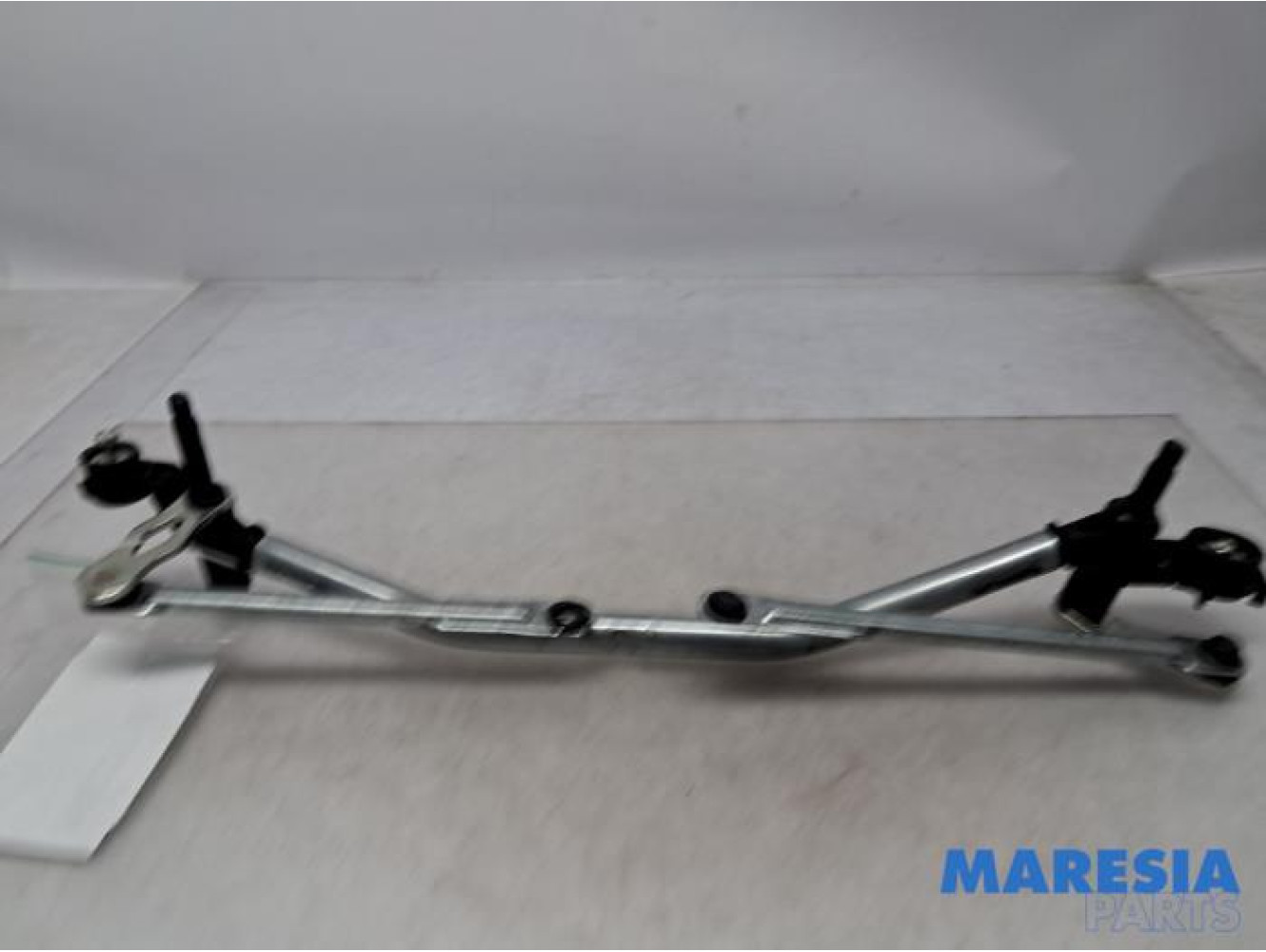 Peugeot - 208 - Wiper mechanism