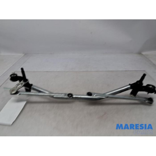Peugeot - 208 - Wiper mechanism