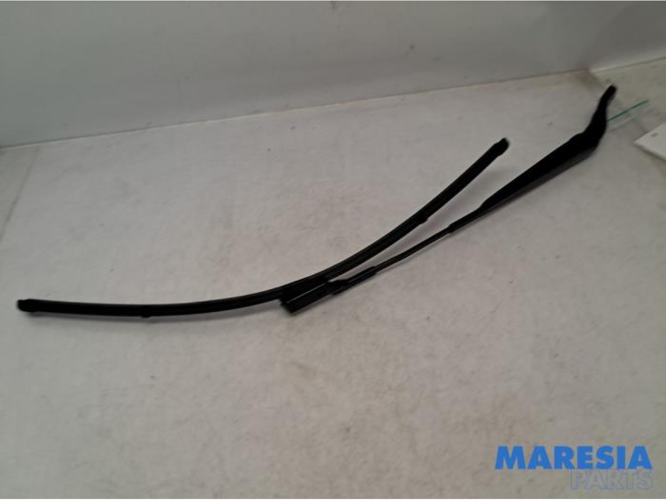 Peugeot - 208 - Front wiper arm