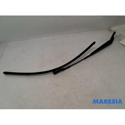 Peugeot - 208 - Front wiper arm