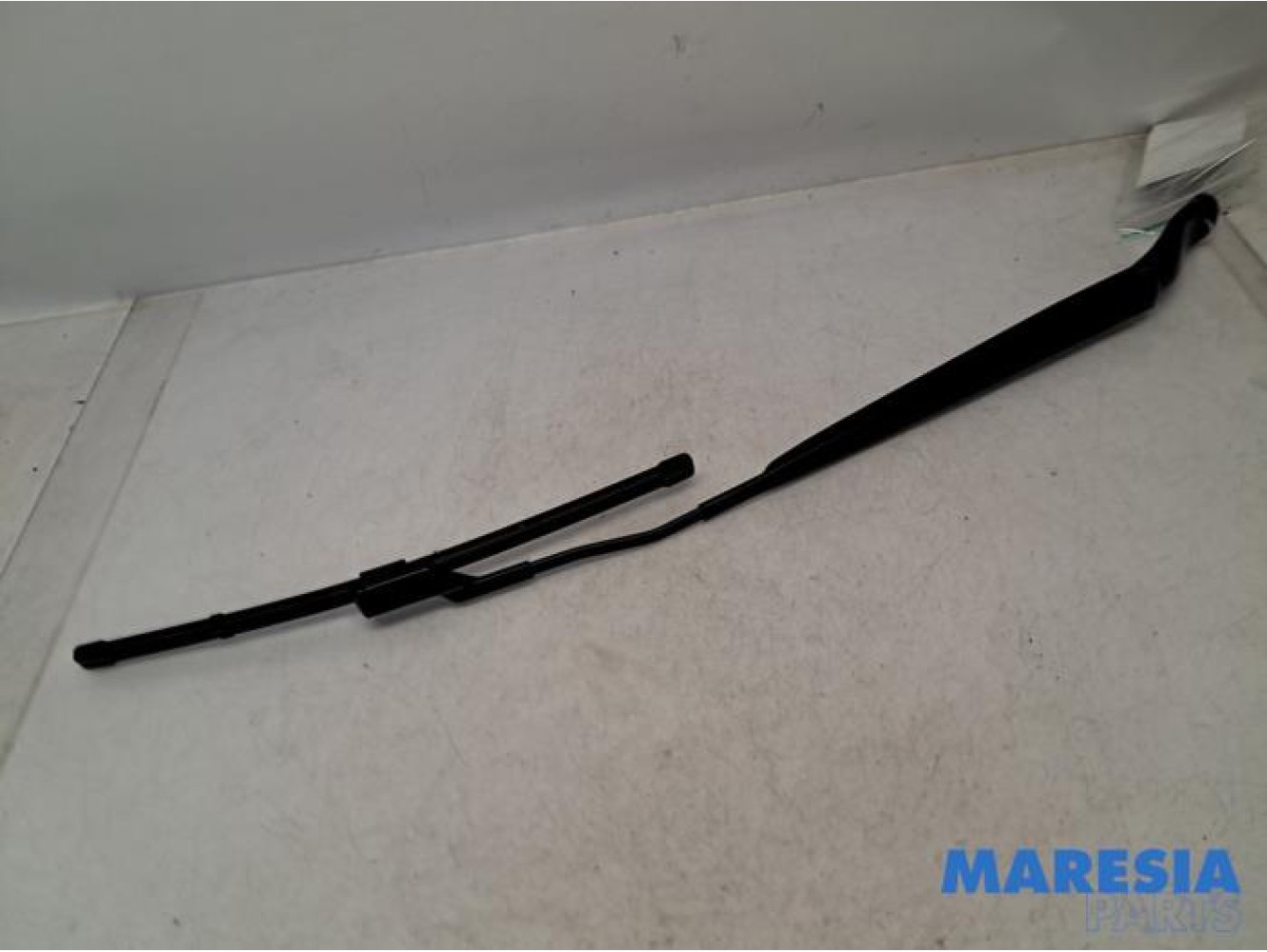 Peugeot - 208 - Front wiper arm