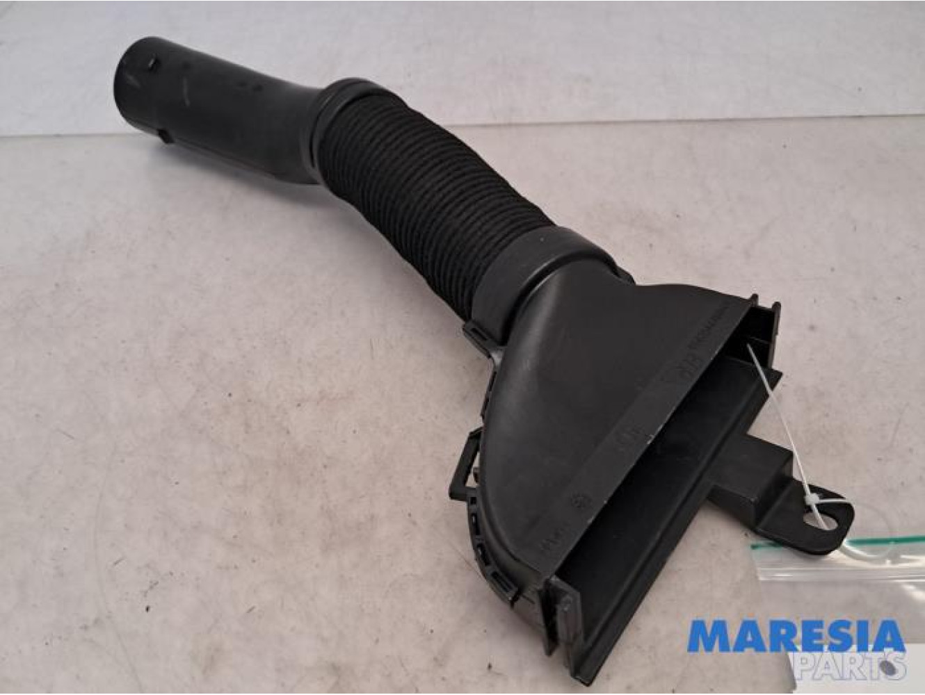 Peugeot - 208 - Air intake hose
