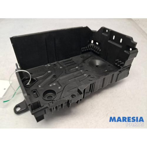 Peugeot - 208 - Battery box