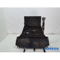 Renault - Megane - Engine protection panel
