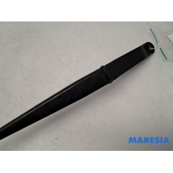 Alfa Romeo - Giulietta - Front wiper arm