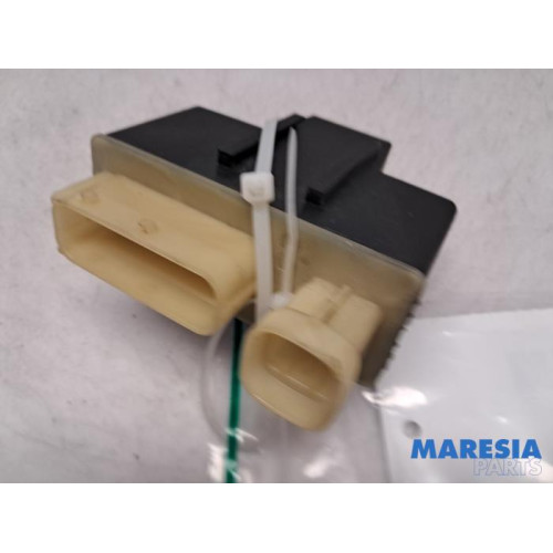 Peugeot - Partner - Glow plug relay