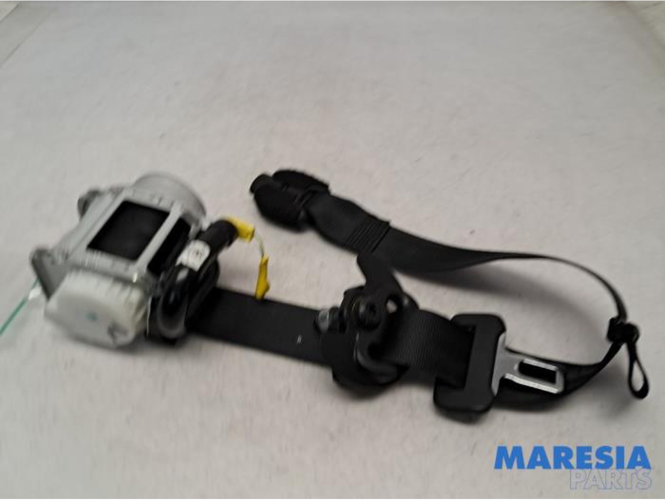 Alfa Romeo - Giulia - Front seatbelt, right