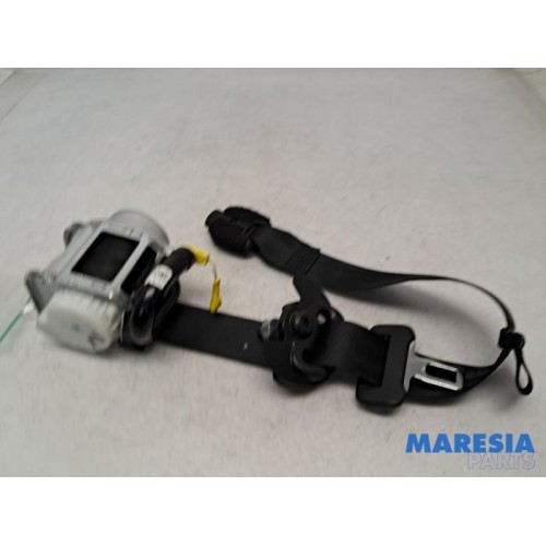 Alfa Romeo - Giulia - Front seatbelt, right