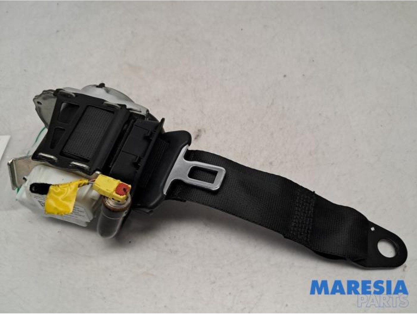 Alfa Romeo - Giulia - Rear seatbelt, right