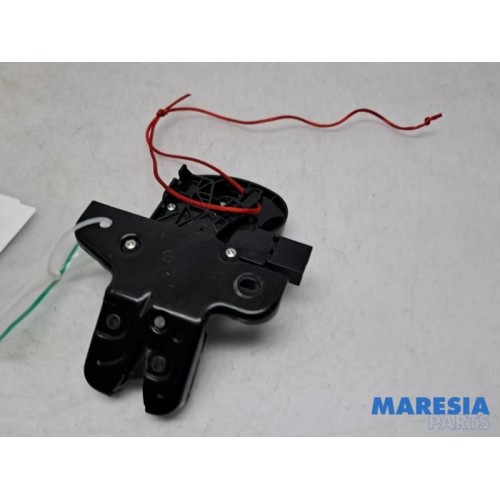 Alfa Romeo - Giulia - Tailgate lock mechanism