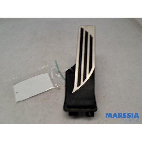 Alfa Romeo - Giulia - Accelerator pedal