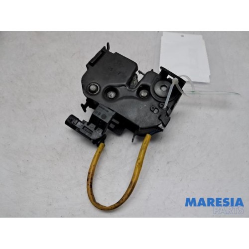 Alfa Romeo - Giulia - Bonnet lock mechanism