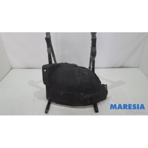 Renault - Scenic - Wheel arch liner