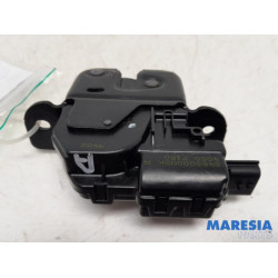 Renault - Megane - Tailgate lock mechanism