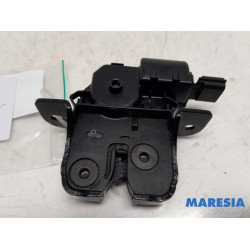Renault - Megane - Tailgate lock mechanism