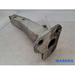 Alfa Romeo - Giulietta - Front part support