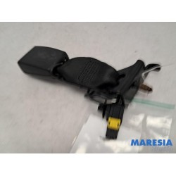 Fiat - Panda - Insertion ceinture de sécurité arrière gauche
