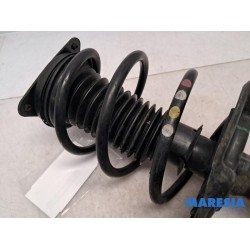 Renault - Scenic - Front shock absorber rod, right
