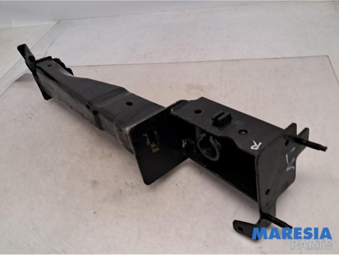 Renault - Scenic - Front part support