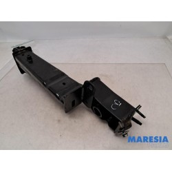 Renault - Scenic - Front part support